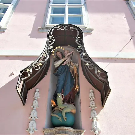 Daire Pink House *